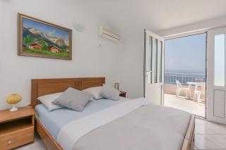 Apartments Luca - Omiš - 1