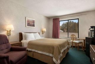 Days Inn by Wyndham Eagle River - Eagle River - 4