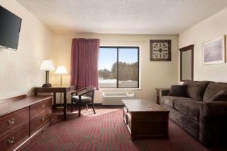 Days Inn by Wyndham Eagle River - Eagle River - 1