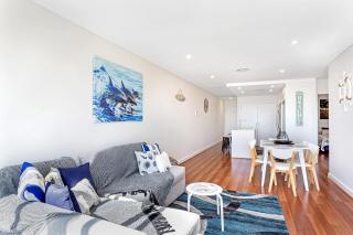 The Shoal Apartments, Unit 504/4-8 Bullecourt Street - Shoal Bay - 4