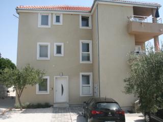 Apartments Kristina - Milna - 1