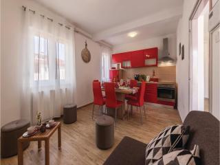 2 Bedroom Gorgeous Apartment In Liznjan - Ližnjan - 4