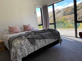 Lakefront Luxury In Old Cromwell **New 3BR Home** - Cromwell - 4