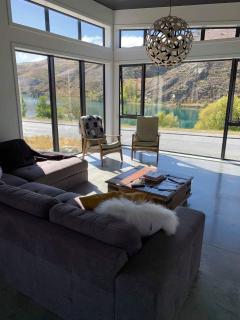 Lakefront Luxury In Old Cromwell **New 3BR Home** - Cromwell - 1