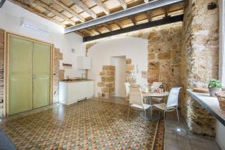 Stylish home in front of Casa Professa - Palermo - 5