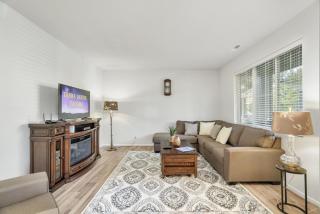 Terra House Tacoma - EV Power Station, Crib, Stroller, High Chair - Tacoma - 9