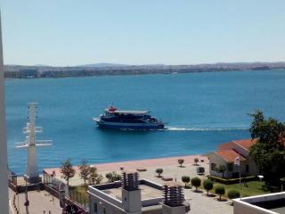 Waterfront Luxury Sea View Apartment - Thessaloniki - 9