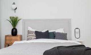 Explore the City from Its Center in a Chic Balcony Apartment - Bucharest - 9