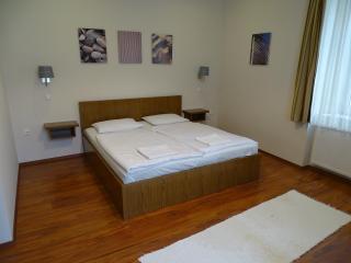 Alabárdos Panzió és Apartmanház - Esztergom - 2