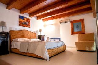 Mega House - Catania - 0