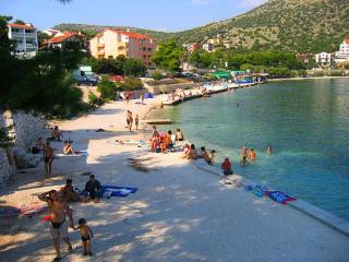 Great Located Family Apartments - Marina - 8
