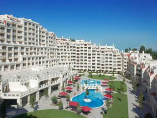 Varna South Bay Beach Apartment - 4
