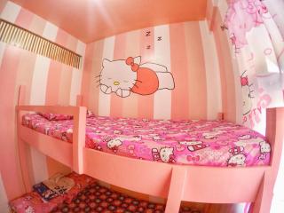 Hello Kitty Tagaytay Staycation good for 8 persons - 3