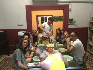 Roger's Hostel & Caravans Age 18-45 - 6