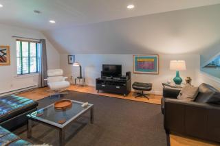 The Carriage House Loft - Kingston - 3