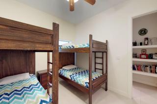 La Isla Condominiums #C105 - 8