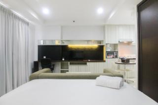 Azalea Suites Cikarang Studio Apartment with Bathtub By Travelio - Bekasi - 6