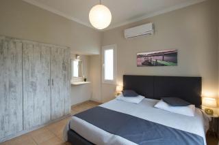 Georgia's Apartments, Ipsos - Complex S - Ipsos - 1