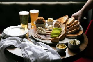 Rose And Crown Hotel - 4