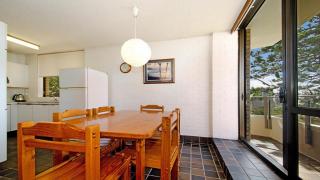 By The Sea Unit 4 13 Esplanade Kings Beach - Caloundra - 2