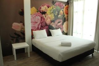 V Garden Hotel - 1