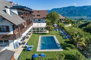 Hotel St. Justina Hof - Eppan an der Weinstraße - 1