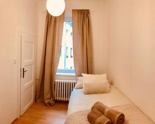 Blue Church views - central, quiet, bright - 4th floor corner apartment 125m2 - Bratislava - 4