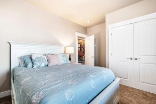 7 Bed 5 Bath Vacation home in Fish Haven - 3