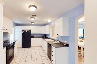 4 Bed 2 Bath Apartment in Queens Grant Villas - 4