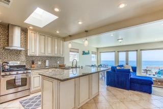 Ocean Beach Cliffs Sanctuary Oceanfront cottage w/unobstructed views & deck: steps to the water - 7