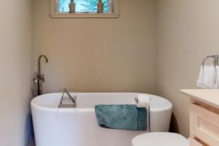 2 Bed 1 Bath Vacation home in Gold Beach - 2