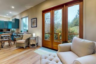 2 Bed 1 Bath Vacation home in Gold Beach - 1