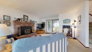 2 Bed 2 Bath Vacation home in Waldport - 1