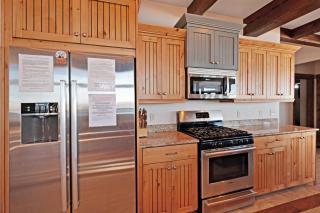 8 Bed 5 Bath Vacation home in Fish Haven - Fish Haven - 3
