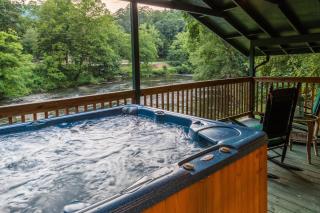 River Romance - Sylva - 9