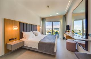 Napa Mermaid Hotel & Suites - 1