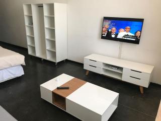 Trendy Art Studio Apartment,Maboneng Joburg - Johannesburg - 7