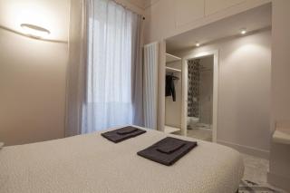 Room222 - stylish room La Spezia Old Town - 5' station to Cinque Terre - La Spezia - 3