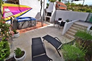 Apartman Martina - Betina - 1