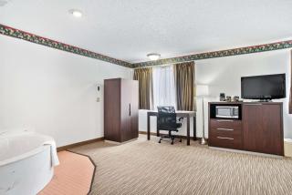 EverSpring Inn & Suites - 4