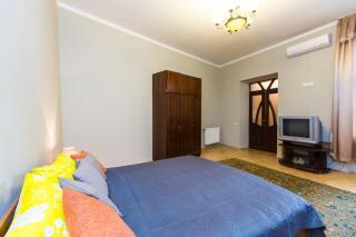 APARTMENTS on SHOLOM ALEICHEM та ще варіант поруч - Lviv - 4