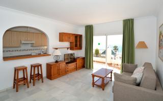 Apartamentos HC Burriana Playa - Nerja - 7
