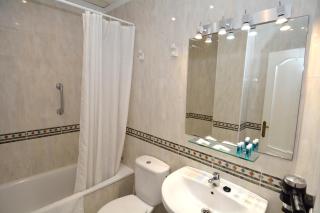Apartamentos HC Burriana Playa - Nerja - 5