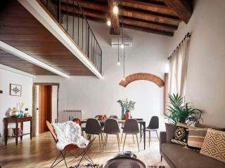 One of a kind Near The Duomo w/Balcony Palace Apt - Florenz - 4