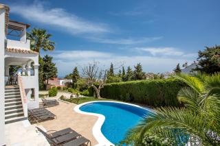 Luxury Villa Marbella with nice garden, Pool and Jacuzzi BY Varenso Holidays - 3