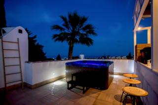 Luxury Villa Marbella with nice garden, Pool and Jacuzzi BY Varenso Holidays - Marbella - 8