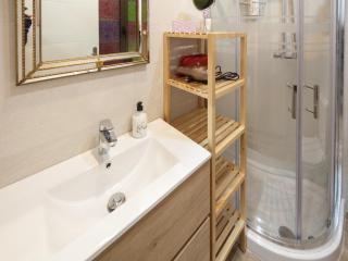 Cosy Room - Guggen º PARKING FREE - Bilbao - 9
