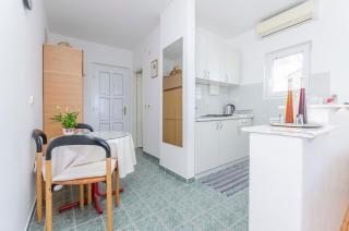 Apartments Vlasta - Tribunj - 4