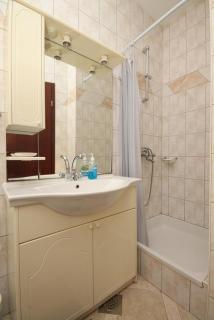 Apartments with parking space Brela, Makarska - 789 - Brela (Brella) - 2