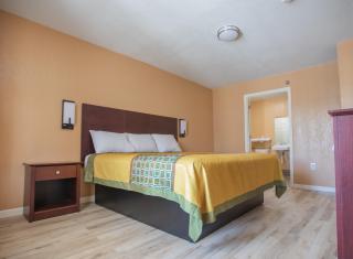 The Crossroads Hotel and Suites Irving - Irving - 1